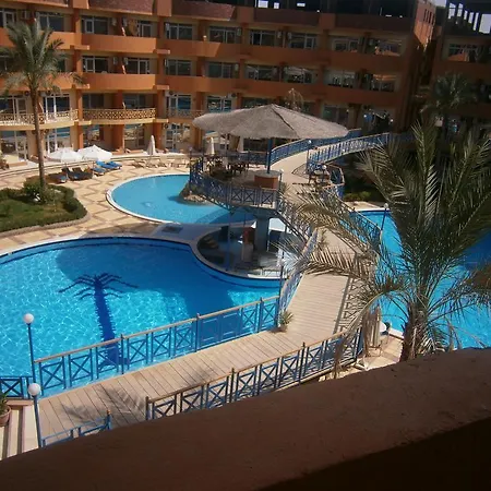 Oasis Resort & Apartment